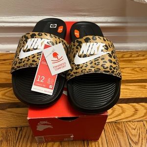 Nike Victori One Slide Leopard Print